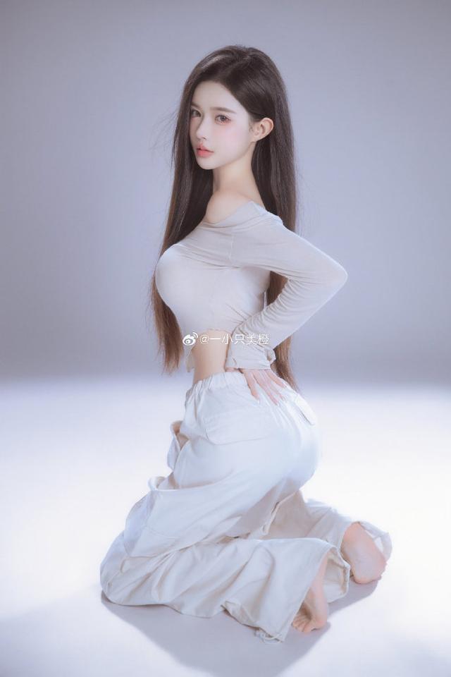AI成人短剧霸总